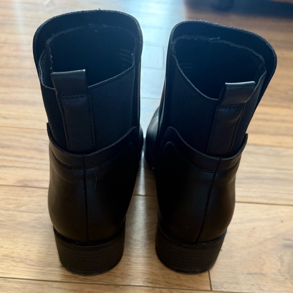 Call it Spring Chelsea Boot - Picture 4 of 5